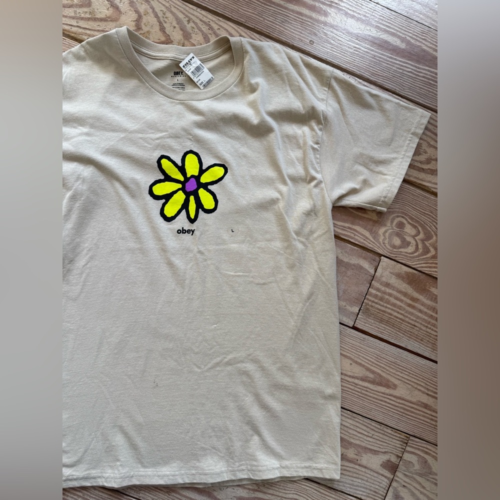 MENS obey tshirt size L nwt